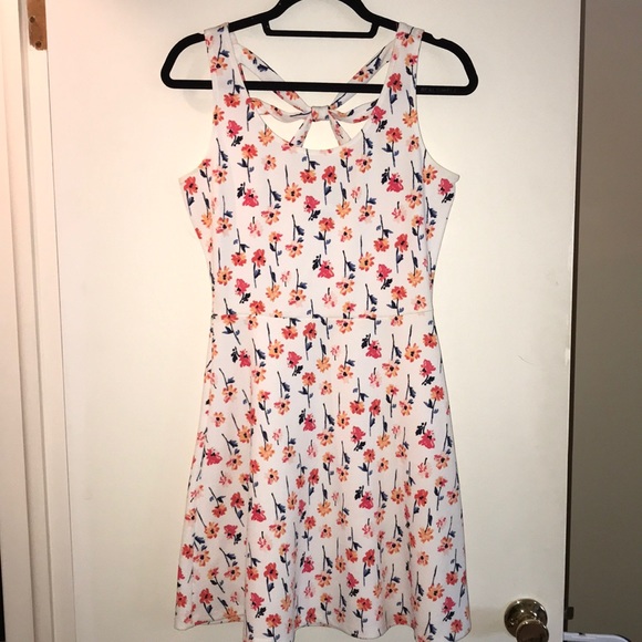 Maurices Dresses & Skirts - Floral Dress with Back Detailing